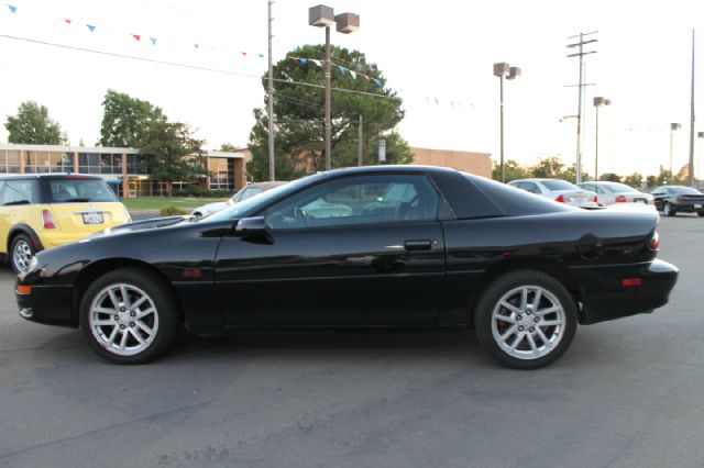 Chevrolet Camaro 2000 photo 3