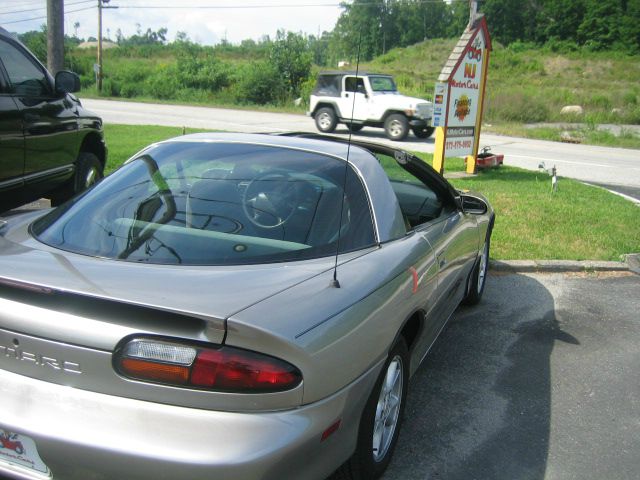 Chevrolet Camaro 2000 photo 1