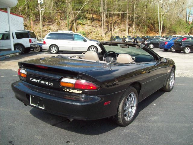 Chevrolet Camaro 2000 photo 12