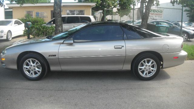 Chevrolet Camaro 2000 photo 1