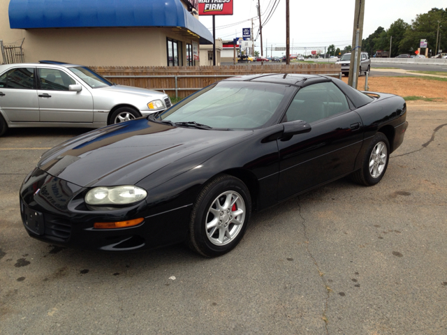 Chevrolet Camaro 2001 photo 3