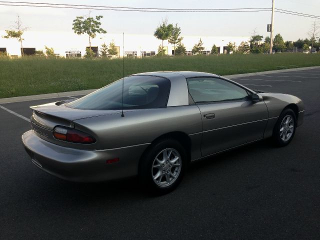 Chevrolet Camaro 2001 photo 12