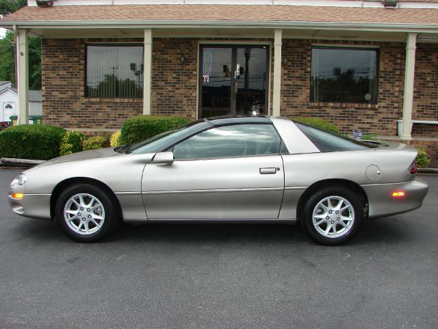 Chevrolet Camaro 2001 photo 2