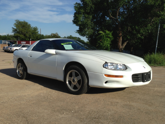 Chevrolet Camaro 2001 photo 1