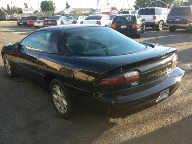 Chevrolet Camaro 2001 photo 2