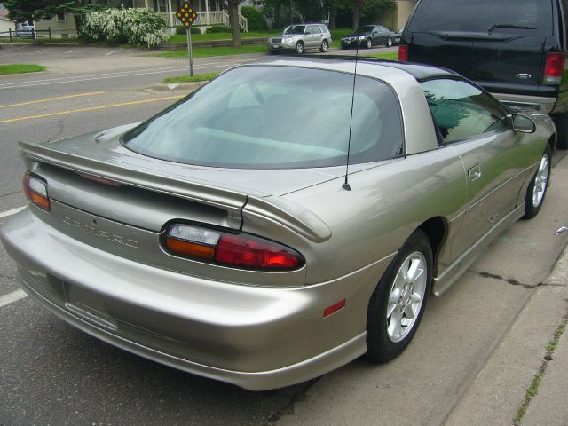 Chevrolet Camaro 2001 photo 1