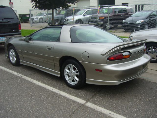 Chevrolet Camaro 2001 photo 2