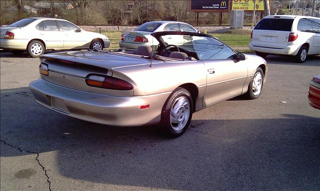 Chevrolet Camaro 2001 photo 4