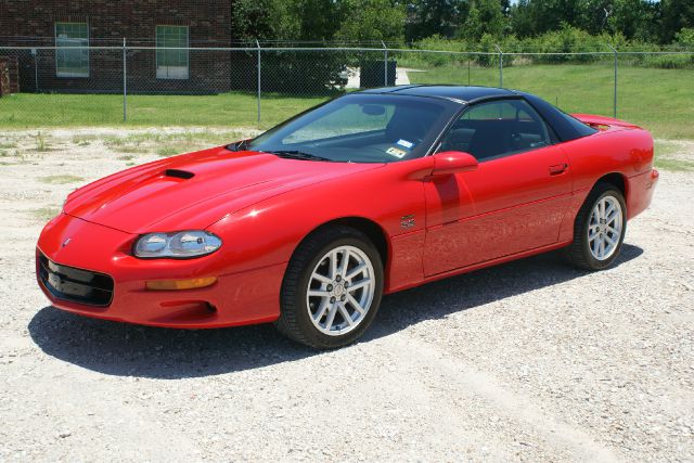 Chevrolet Camaro 2001 photo 1