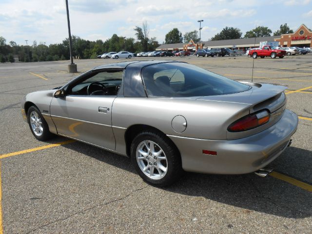 Chevrolet Camaro 2002 photo 1