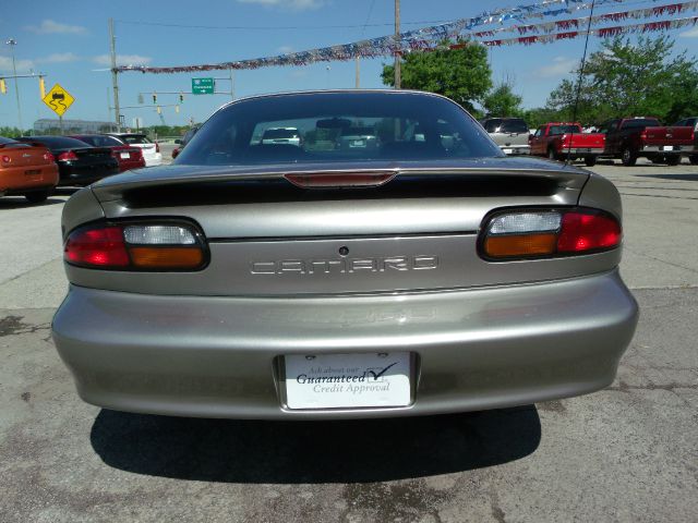 Chevrolet Camaro 2002 photo 16