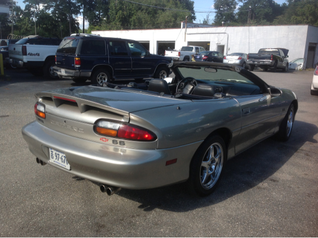 Chevrolet Camaro 2002 photo 2