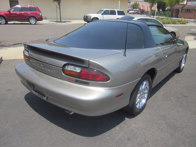 Chevrolet Camaro 2002 photo 2