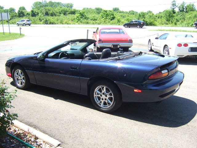 Chevrolet Camaro 2002 photo 2