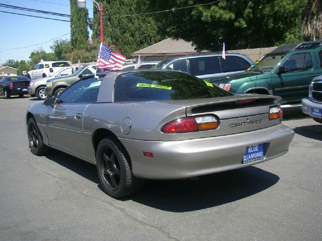 Chevrolet Camaro 2002 photo 1