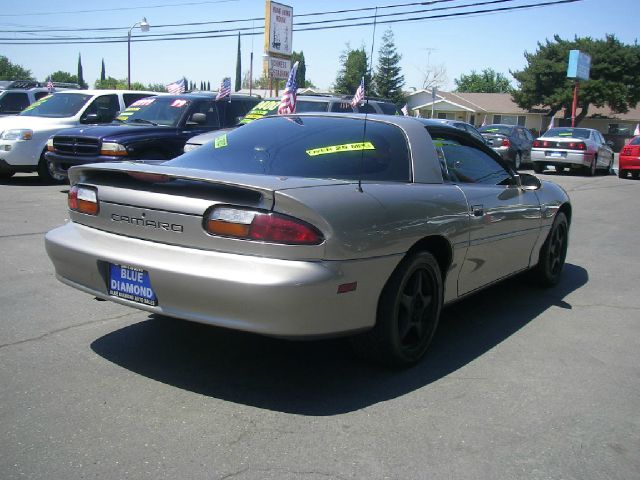 Chevrolet Camaro 2002 photo 4