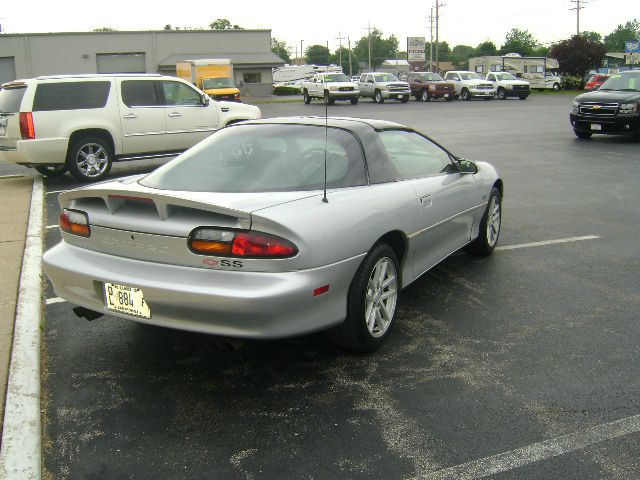 Chevrolet Camaro 2002 photo 2