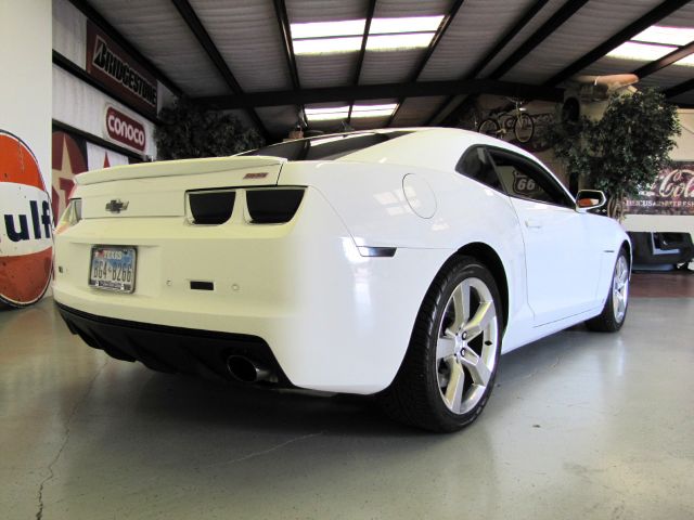 Chevrolet Camaro 2010 photo 3