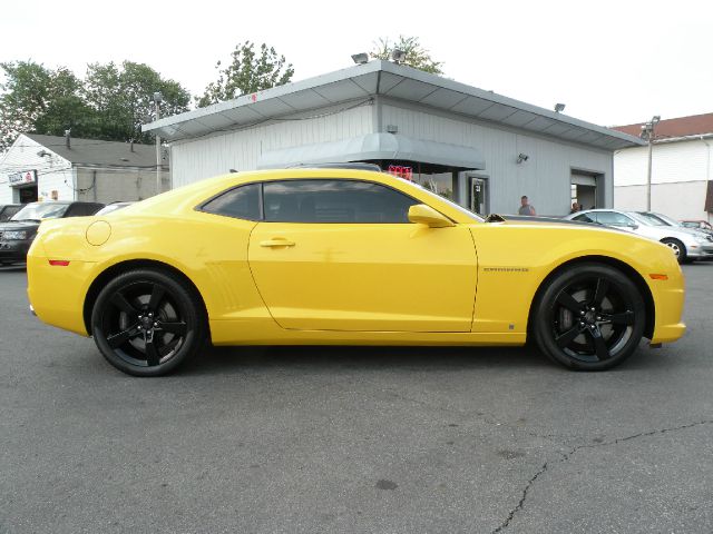 Chevrolet Camaro 2010 photo 2