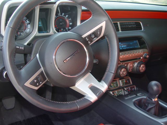 Chevrolet Camaro 2010 photo 2