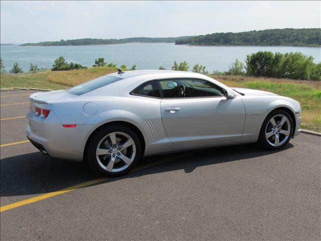 Chevrolet Camaro 2011 photo 2