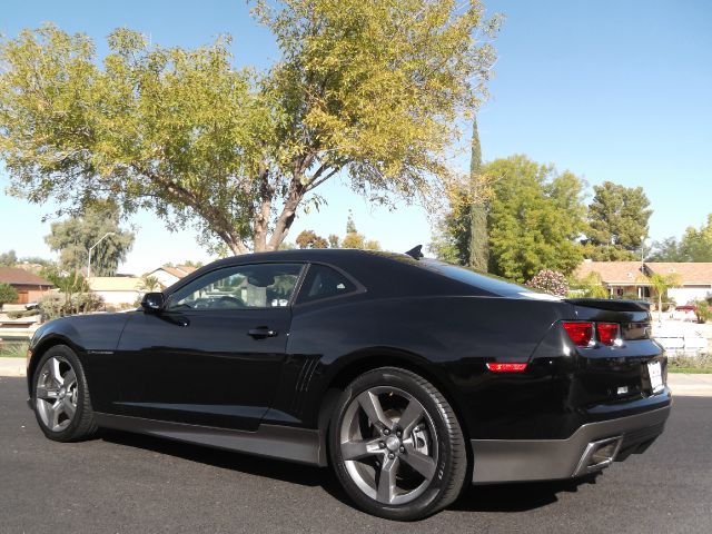 Chevrolet Camaro 2011 photo 2