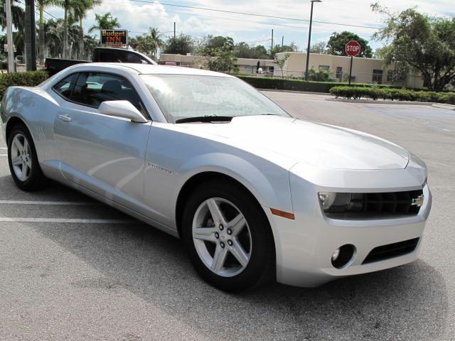 Chevrolet Camaro 2011 photo 2