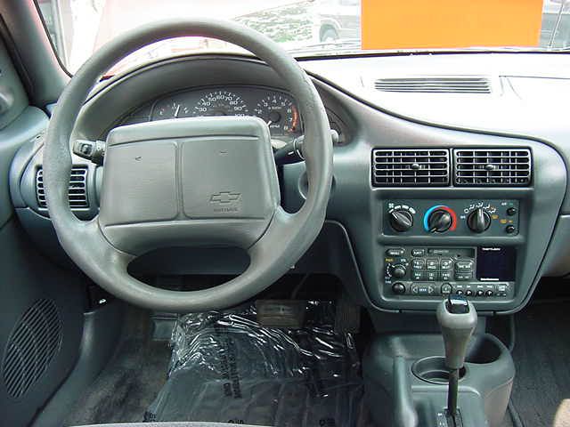 Chevrolet Cavalier 1998 photo 3