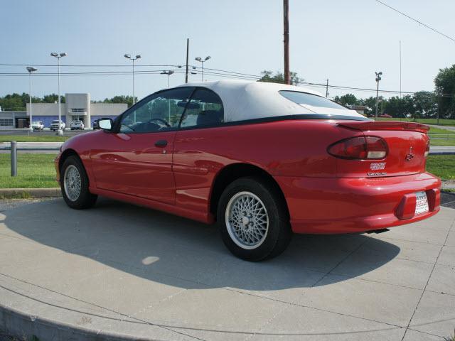 Chevrolet Cavalier 1999 photo 3