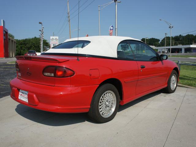 Chevrolet Cavalier 1999 photo 4