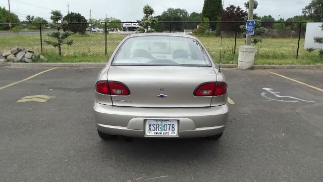 Chevrolet Cavalier 2000 photo 2