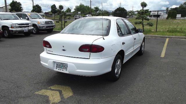 Chevrolet Cavalier 2000 photo 2