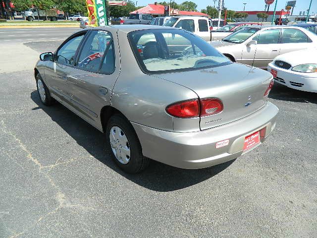 Chevrolet Cavalier 2001 photo 3