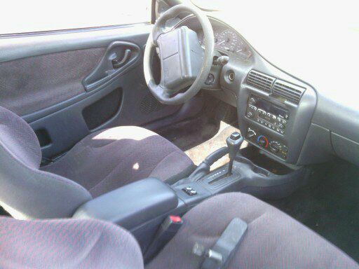 Chevrolet Cavalier 2001 photo 2