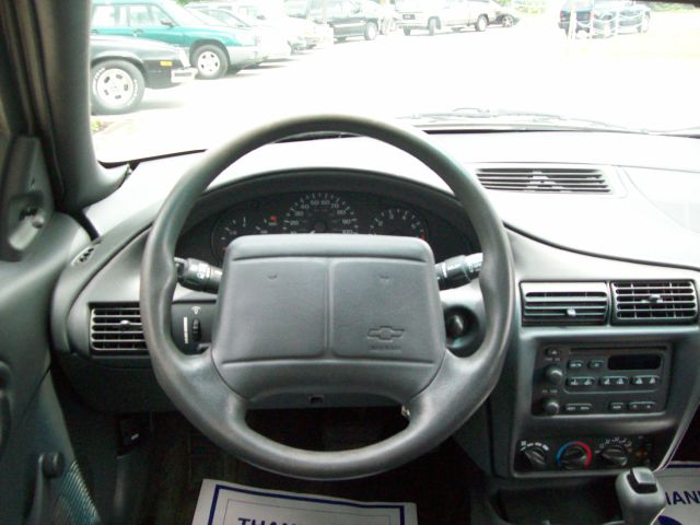 Chevrolet Cavalier 2001 photo 4