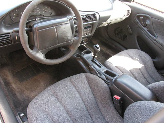 Chevrolet Cavalier 2001 photo 2