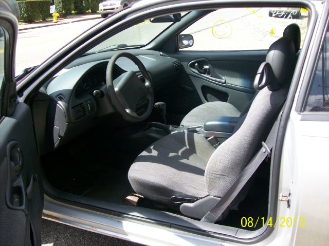 Chevrolet Cavalier 2001 photo 2