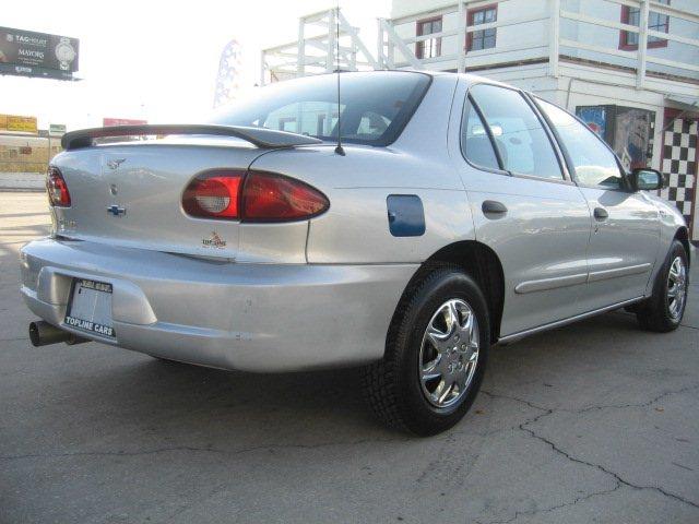 Chevrolet Cavalier 2002 photo 2