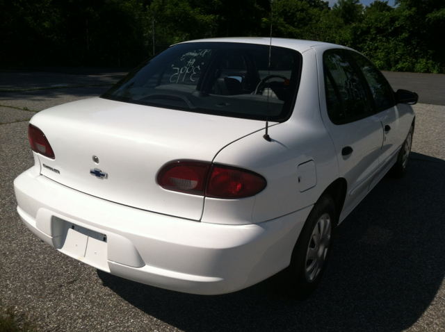 Chevrolet Cavalier 2002 photo 2