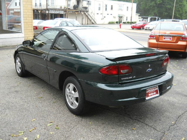 Chevrolet Cavalier 2002 photo 3