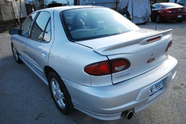 Chevrolet Cavalier 2002 photo 2