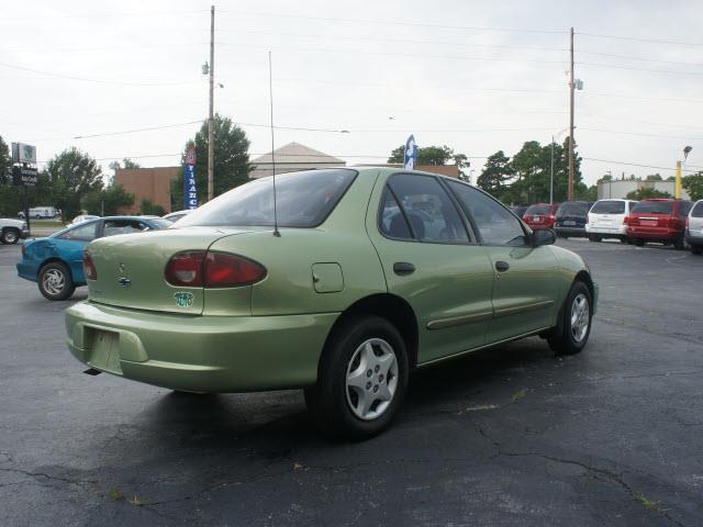 Chevrolet Cavalier 2002 photo 2