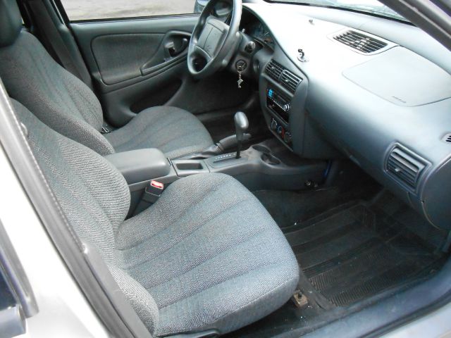 Chevrolet Cavalier 2002 photo 2