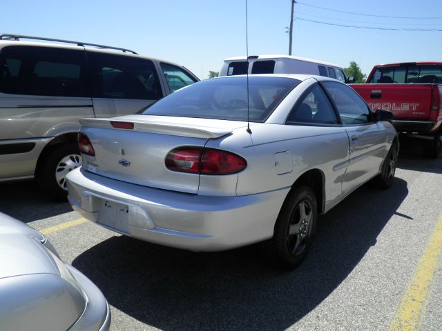 Chevrolet Cavalier 2002 photo 3