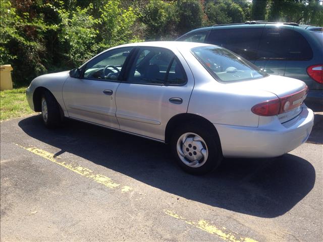 Chevrolet Cavalier 2003 photo 2