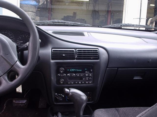 Chevrolet Cavalier 2003 photo 2