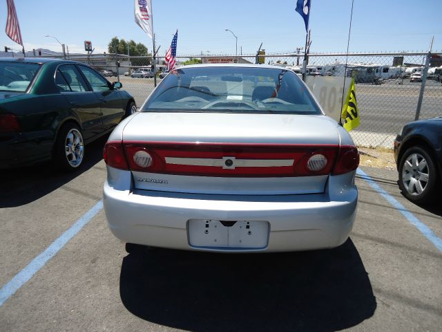 Chevrolet Cavalier 2003 photo 2