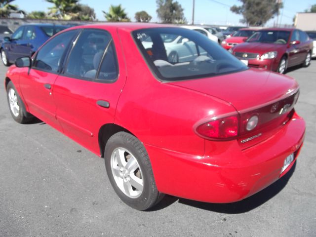 Chevrolet Cavalier 2004 photo 3