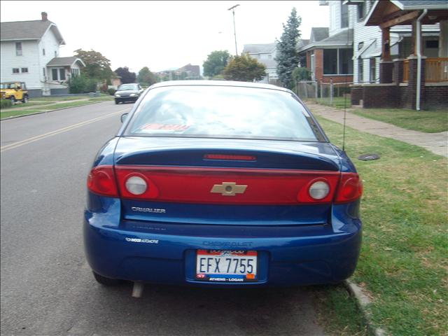 Chevrolet Cavalier 2004 photo 2