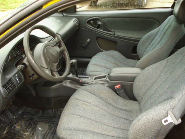 Chevrolet Cavalier 2004 photo 1